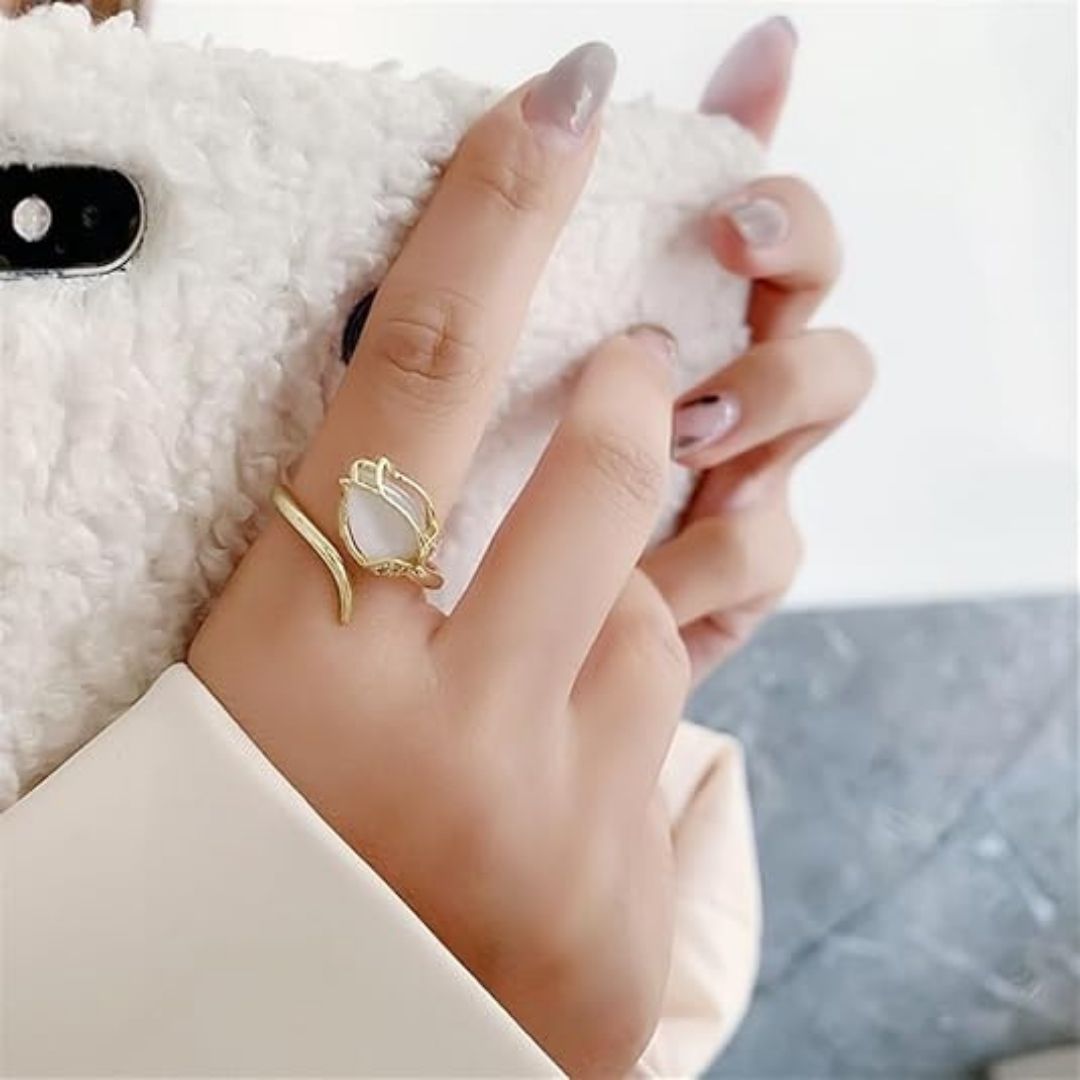 Anillo en forma de tulipán